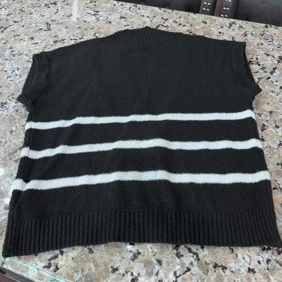Maeve Anthropologie Black and White Striped Sweater Vest Gold button closure XS - Picture 12 of 12